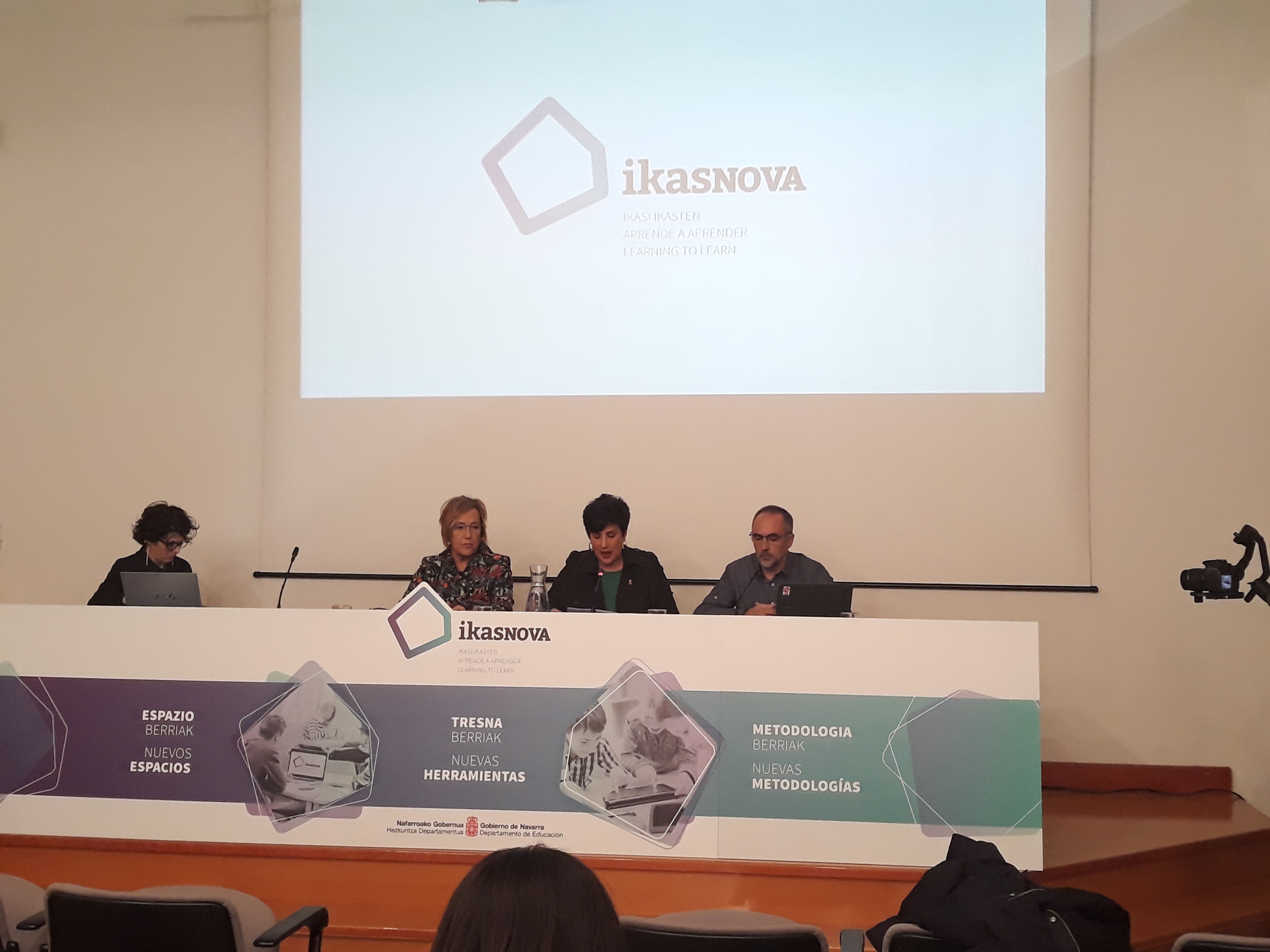 Educación presenta IKASNOVA: la estrategia de transformación digital de la educación pública de Navarra